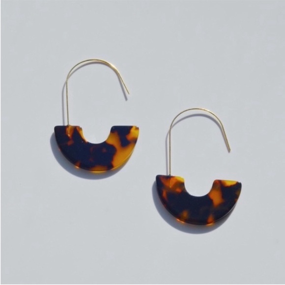 BaubleBar Faidra Tortoiseshell Statement Earrings- Contemporary Maximal Earrings - Picture 3 of 6